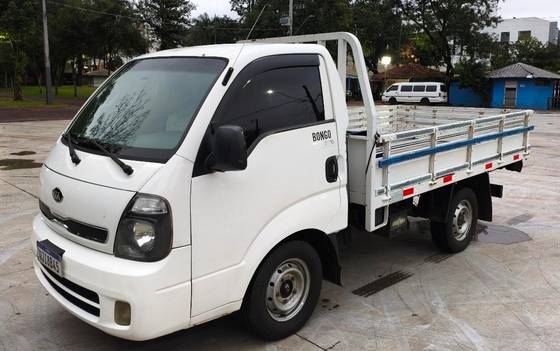KIA BONGO 2.5 TD DIESEL STD CS MANUAL KIA BONGO 2.5 TD DIESEL STD CS MANUAL